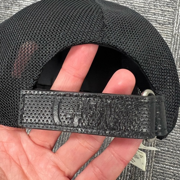 GUCCI BASEBALL CAP GG LOGO MESH LEATHER - Picture 8 of 16